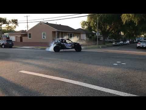 Can-Am Maverick X3 XRS Street Donuts