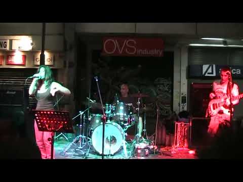 Thumbnail for Noisettes - Don't Give Up (Default Cover) by Default (band)