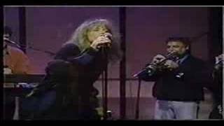 CARLY SIMON &quot;Holding Me Tonight&quot; SEXY live performance