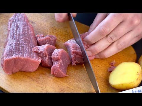 The most popular dish in a Kazakh restaurant! Braised meat with potatoes.