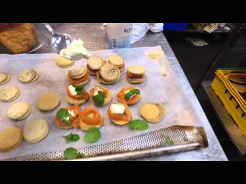 download lagu mp3 mp4 Salmon Macarons, download lagu Salmon Macarons gratis, unduh video klip Salmon Macarons
