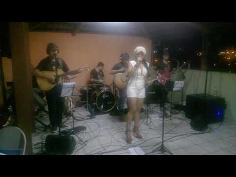 Cantora Bárbara Reis - Keru produções e eventos