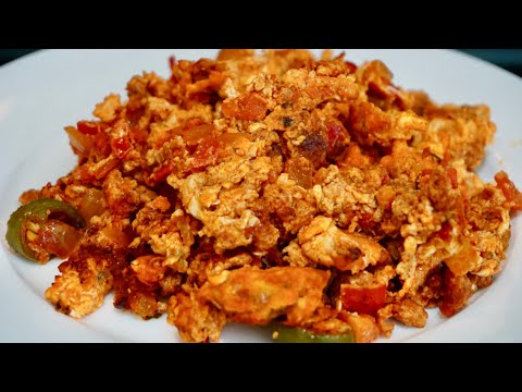 Desayuno bien mexicano! Chorizo con huevo a la mexicana. ¡Una delicia!