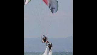 preview picture of video 'Jetlev flyer vs Paramotor chania Greece'