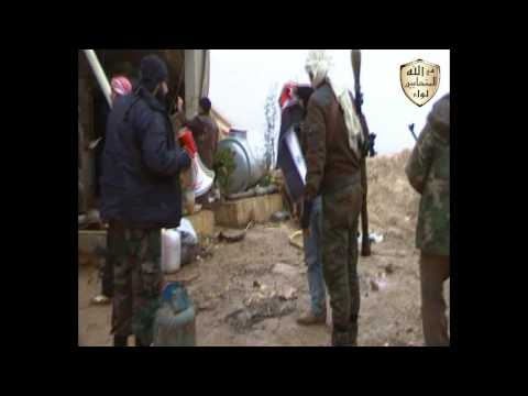 مقطع مطول يرصد الاشتباكات بين مقاتلي لواء المتحابين في الله وقوات النظام في حاجز السمان في طيبة الإمام في ريف حماه