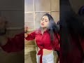 ये देखिए कैसी चिलम फुक रही हैं पापा कि �