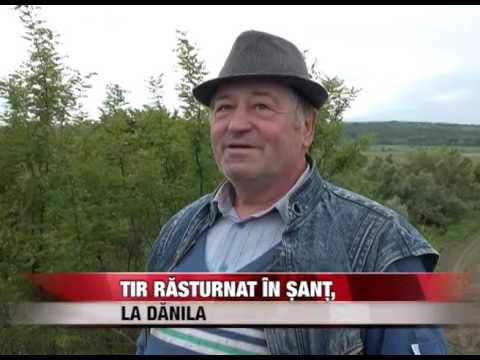 TIR răsturnat în șanț, la Dănila
