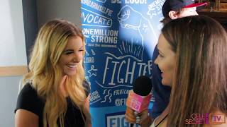 Lindsay Ell Talks THE CONTINUUM PROJECT &amp; Latest Hit &quot;Criminal&quot; | Celeb Secrets Country