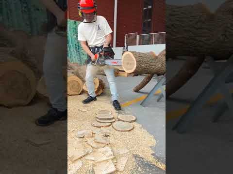 PETROL CHAINSAW 22" (68CC) KAKIE