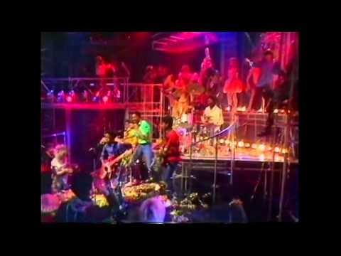 Musical Youth - Pass The Dutchie 1982 Top of The Pops 1982 Xmas