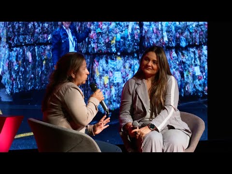 Reciclaje: el oficio que nos impacta, pero que nos negamos a ver | María Smith Gil | TEDxBucaramanga