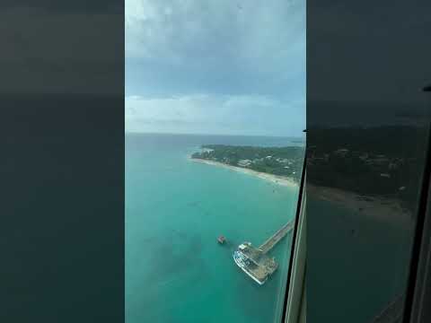 Así se ve aterrizar en  Corn Island desde una avioneta