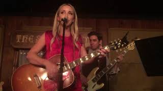 Ashley Monroe &quot;Weed Instead of Roses&quot; (Nashville, 14 September 2018)