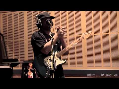 Dereb the Ambassador live - 'Kulun' [HD] - Music Deli, ABC Radio National