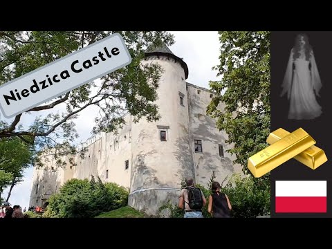 Niedzica Castle in Poland - This Castle Has a Horror Legend! (English Audio)