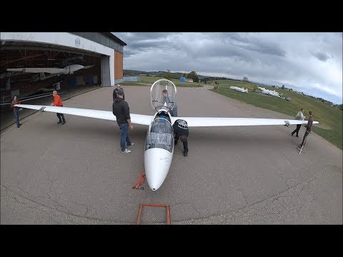 ASK 21 Segelflugzeug aufrüsten Zeitraffer