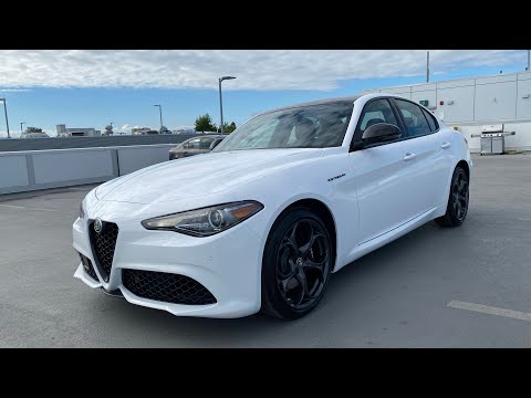 2023 Alfa Romeo Giulia Estrema Walkaround