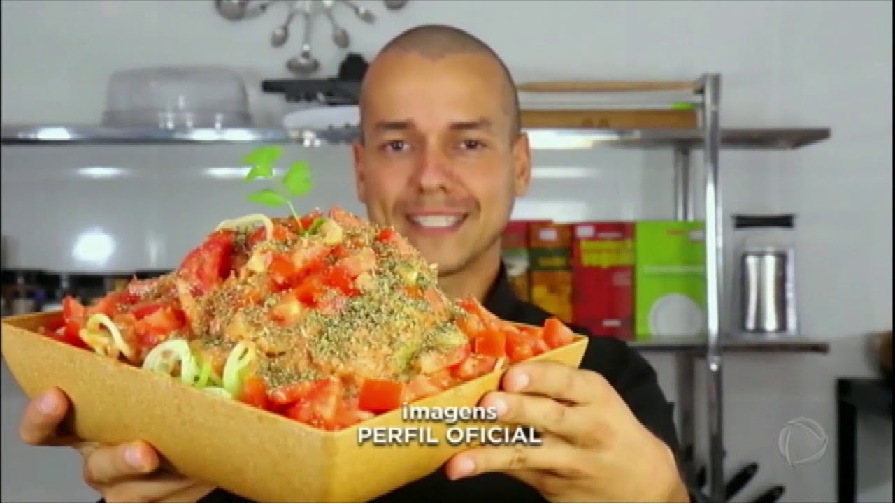 Conheça os brasileiros que são adeptos da dieta à base de frutas