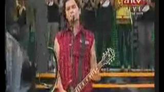 Download lagu KOIL Aku Lupa Aku Luka mp3