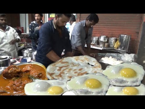 Garam Paratha @ 10 rs Each | Chicken Curry @80 rs Per Plate| Egg Poach | Kerala Thekkady Street Food Video