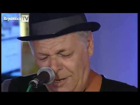 Enzo Gragnaniello - La casa col cancello