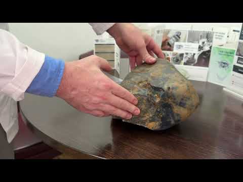 The difference between Rough Corundum and Gem Quality Sapphire