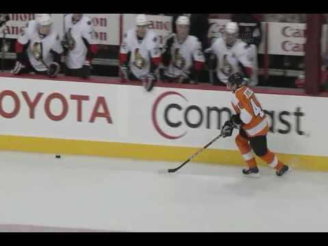 Danny Briere scores again vs Senators - 11-12-09