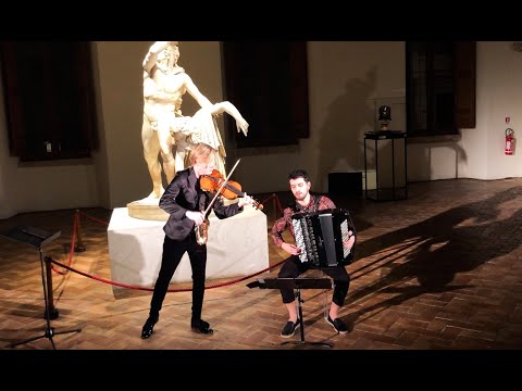 Vivaldi played on Stradivari and Accordion (Revich/Roffi)