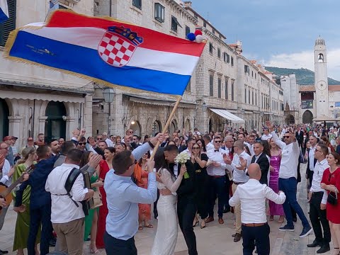 Dubrovnik svatovi na ulici 20.05.2023 Hrvatska / Dubrovnik wedding party on the street, Croatia /4K