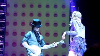 Carrie Underwood - Songs Like This/Time Of My Life - Auburn Hills, MI 2010