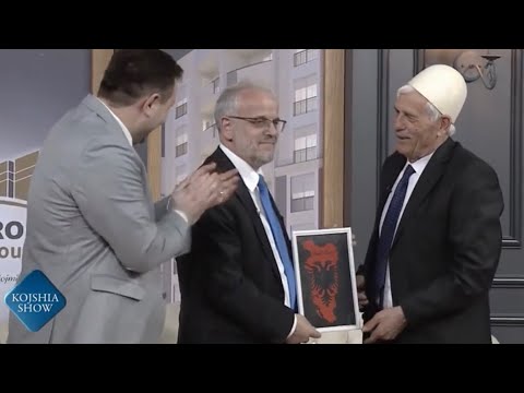 Plaku Befason Kryetarin Talat Xhaferin!