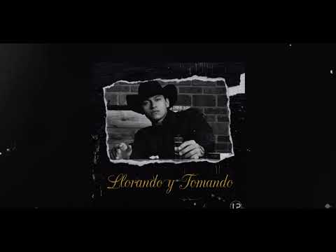 Llorando Y Tomando - Leo Peña (Audio)