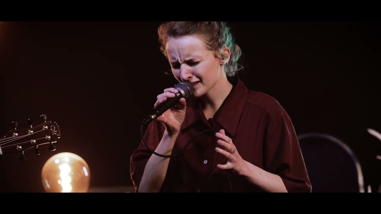 Danefae - Natsv&aelig;rmer (acoustic live session) - YouTube