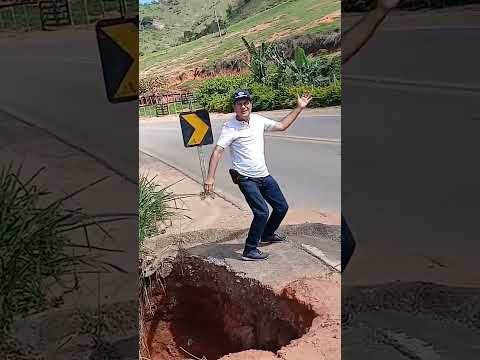 Rodovia MG 425, perto de Entre Folhas MG