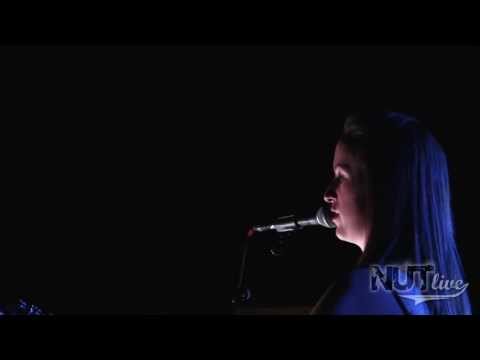 Emma Mitchell - Wild Caveman (live)