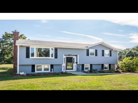 141 Shawsheen St, Tewksbury, MA Presented by Christine Maxim.