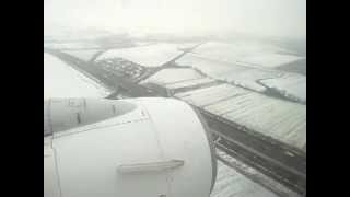 preview picture of video 'Landing in Wrocław in winter Boeing 737-800 Travel Service'