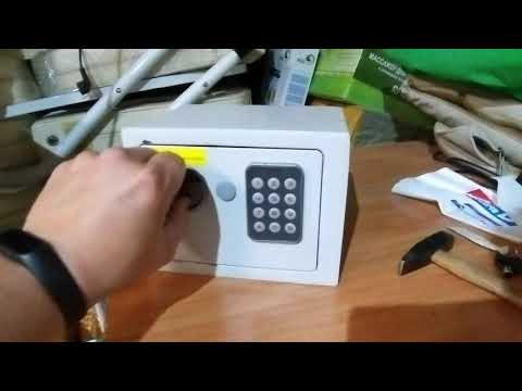 Установка нового пароля на сейфе из Леруа