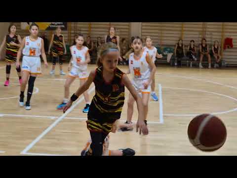 U12 MUKS Pivot -UKS Huragan Wołomin (46:20)