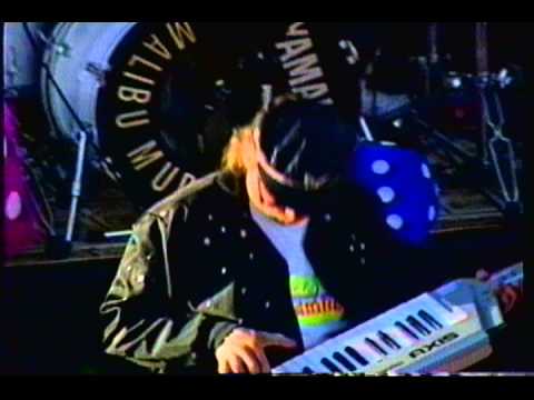 Bob and the Beachcombers Performing Great Balls of Fire