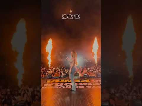 Yara Tchê cantando Cumplicidade com a galera de Gameleira-PE | Central dos Desejeiros