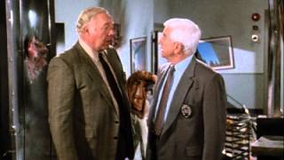 Video trailer för The Naked Gun 2 1/2: The Smell of Fear - Trailer