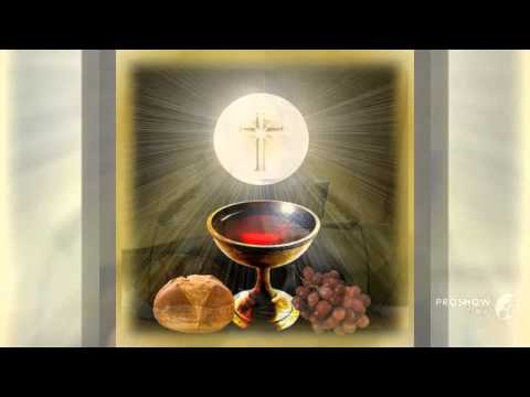 ESTE ES EL MOMENTO ( CANTANDO EN MISA)