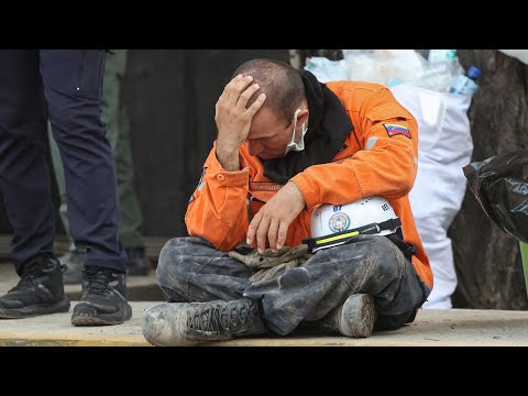 Venezuela Struggles with Earthquake Rescue Efforts as Death Toll Nears 1,000