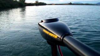 preview picture of video 'Trolling - Minn Kota Endura 30 on Intex Challenger 2 inflatable boat'