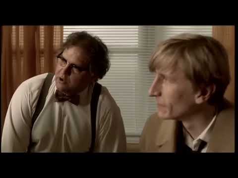 Rentun Ruusu - Irwin ja Vexi Toivo Kärjen toimistossa