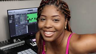 WATCH ME MAKE A VIBEY HIP HOP BEAT IN LOGIC PRO X 🔥