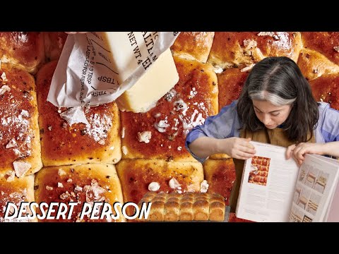 Sour Cream and Chive Dinner Rolls