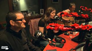 Paul Heaton and Jaqcui Abbott perform &#39;D.I.Y&#39; on Absolute Radio