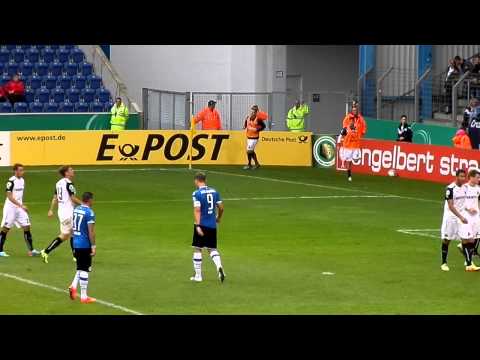 DFB Pokal 2014 DSC Arminia Bielefeld vs Sandhausen   Freistoß und Ecke DSC, Abschlus Tor Klos